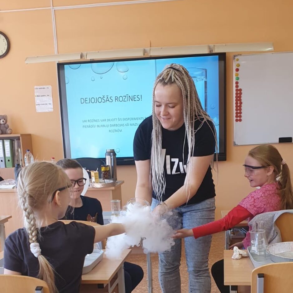 STEM projekts “Burbuļojošās gāzes ceļojums!”