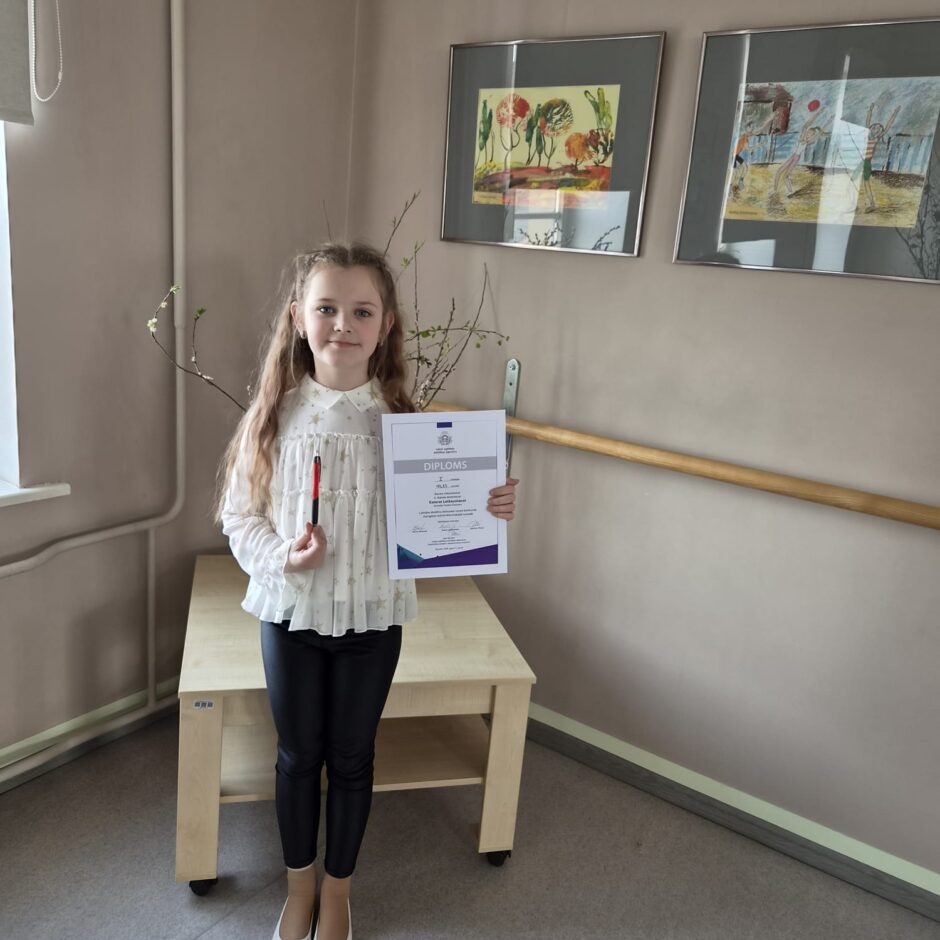 2.b klases skolniece Estere Leišauniece piedalījās Latvijas skolēnu skatuves runas konkursā