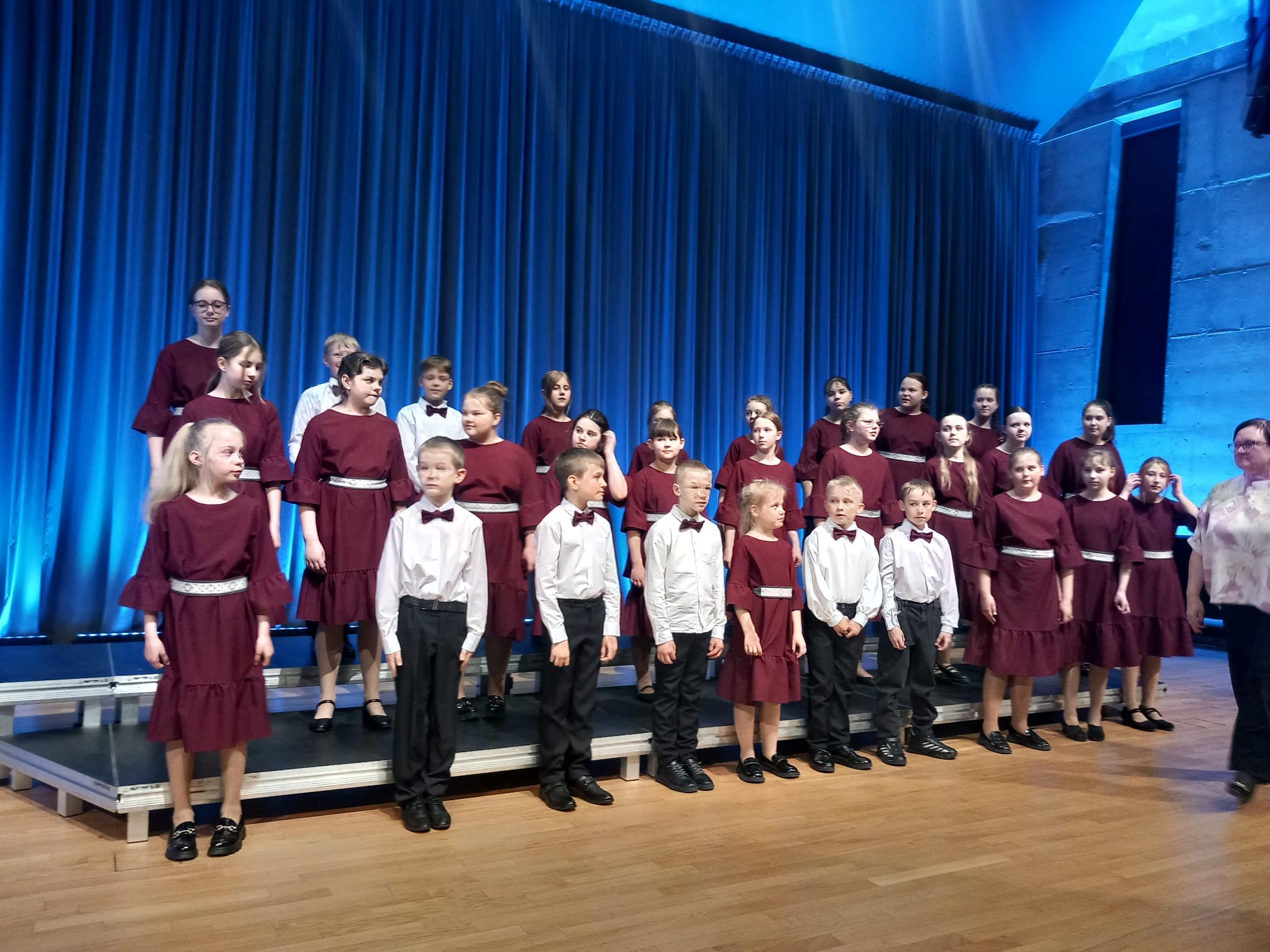 1.-4. klašu koru skate Dobeles novada izglītības iestāžu koru svētku 