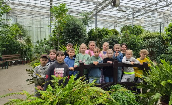 3.maijā 2.b klases skolēni apmeklēja Latvijas Nacionālo botānisko dārzu un piedalījās nodarbībā:Kas ir oranžērija?