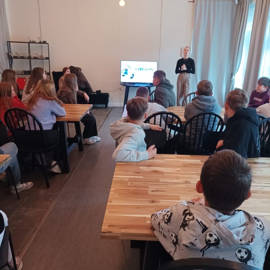 5.klases STEM programmas ietvaros apmeklēja nodarbību 