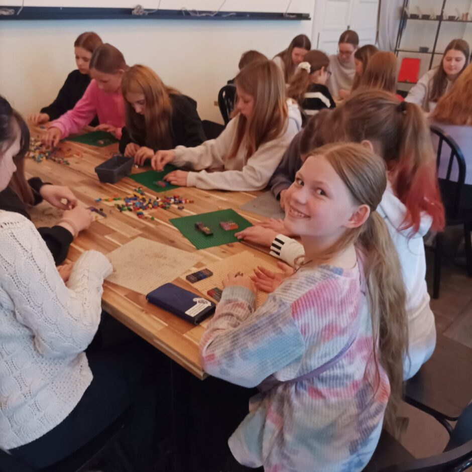 5.klases STEM programmas ietvaros apmeklēja nodarbību 