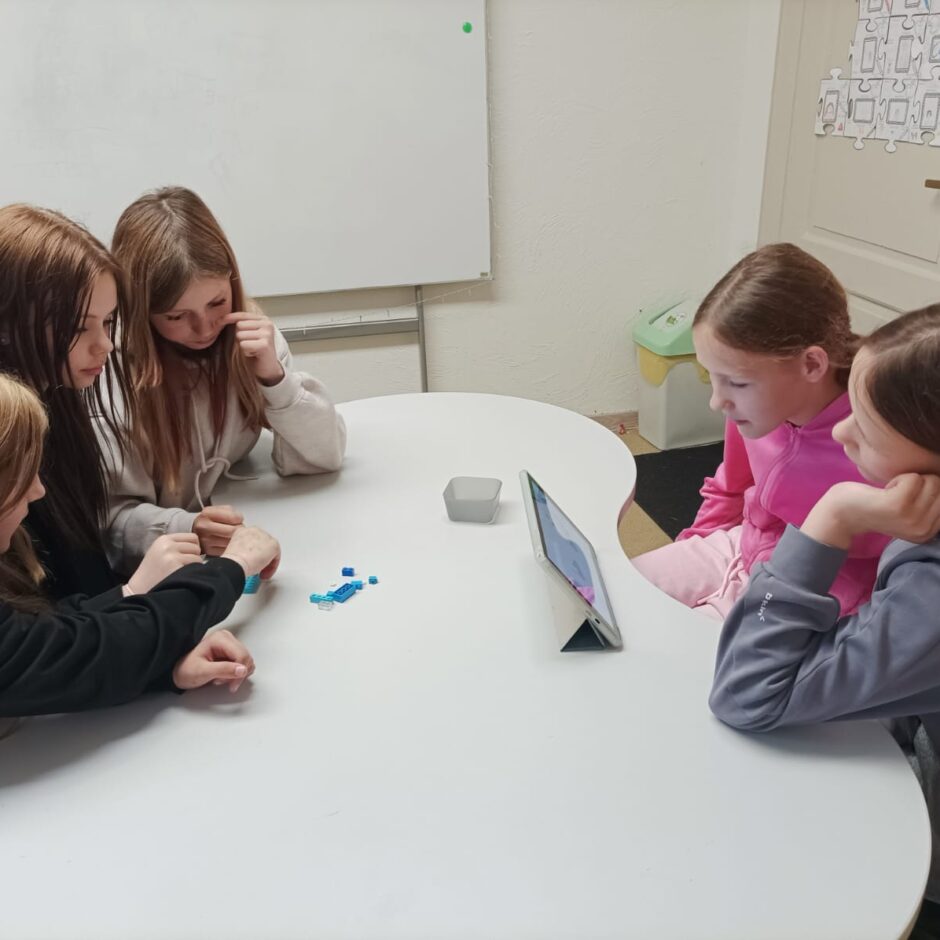 5.klases STEM programmas ietvaros apmeklēja nodarbību 