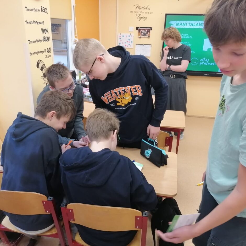 7.ab klases STEM nodarbība “Mans viedoklis - mana balss”